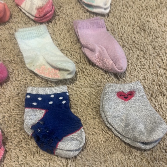 (18) Cat & Jack and Fruit of The Loom Girls 6 - 12 Month Socks Lot - Picture 4 of 6